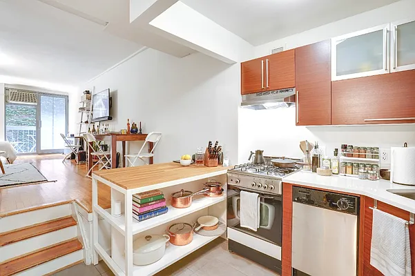 Rented by Level Group | media 8