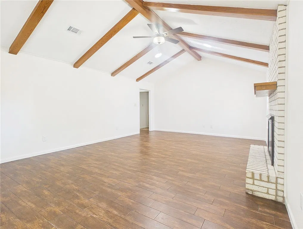 3 bed, 1824 sqft, $2,195 — Photo 3