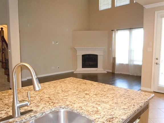 3rd image of 100 Bellegrove Dr