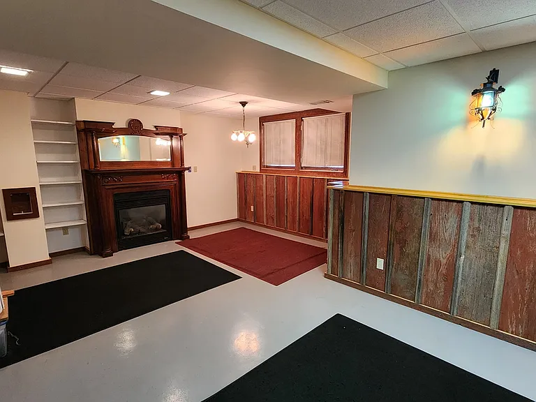 W10606 Hickory Point Rd — Photo 16