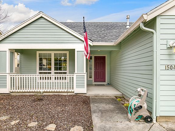 3rd image of 1504 SE 186th Ct