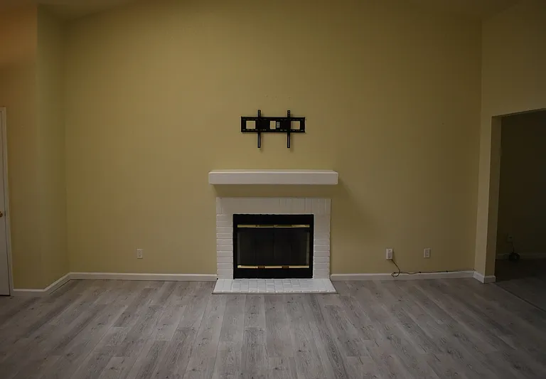 4790 Winona Way — Photo 8