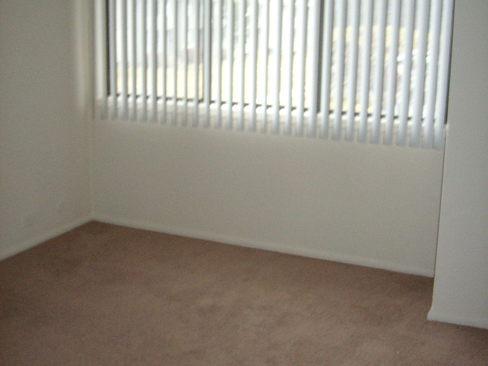 2nd image of 19 S Arbor Trl