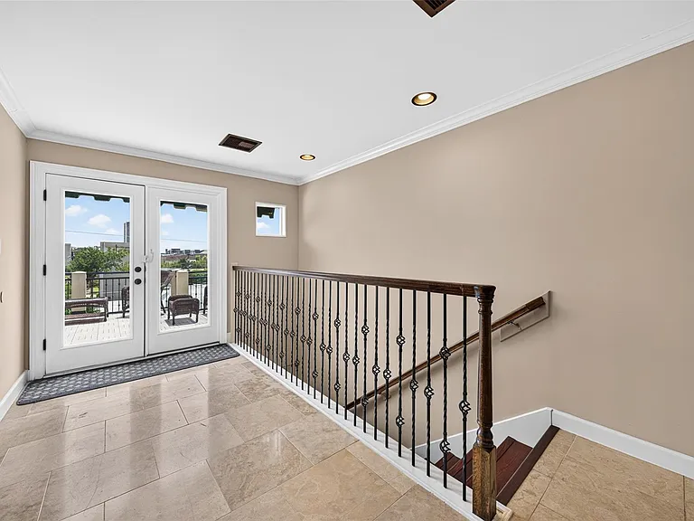 128 Drew St — Photo 38