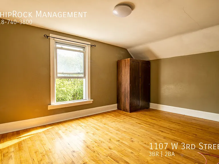 1107 W 3rd St — Photo 17