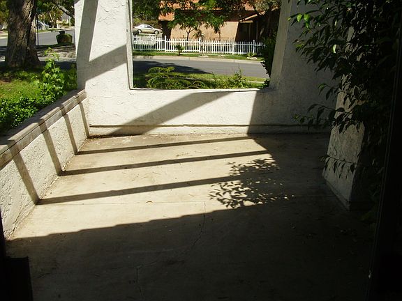 Front yard patio