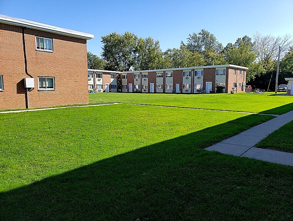 2nd image of 1005 N Grove St #C6