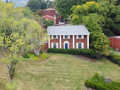 855 Lochlin Dr, Pittsburgh, PA, 15243