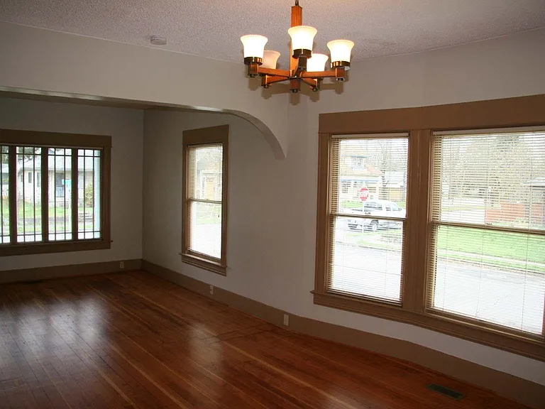 4004 SE 62nd Ave — Photo 5