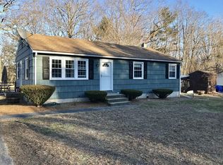 27 Holly St, Oxford, MA 01540