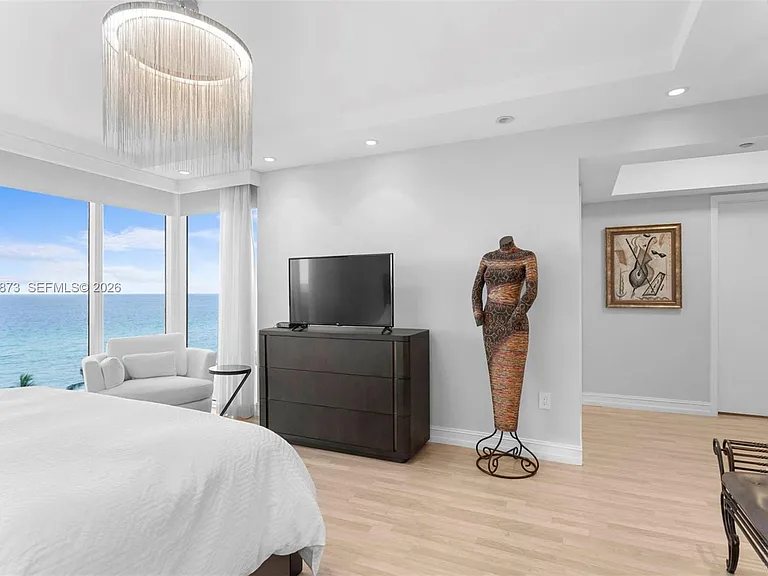 19111 Collins Ave #604 — Photo 20