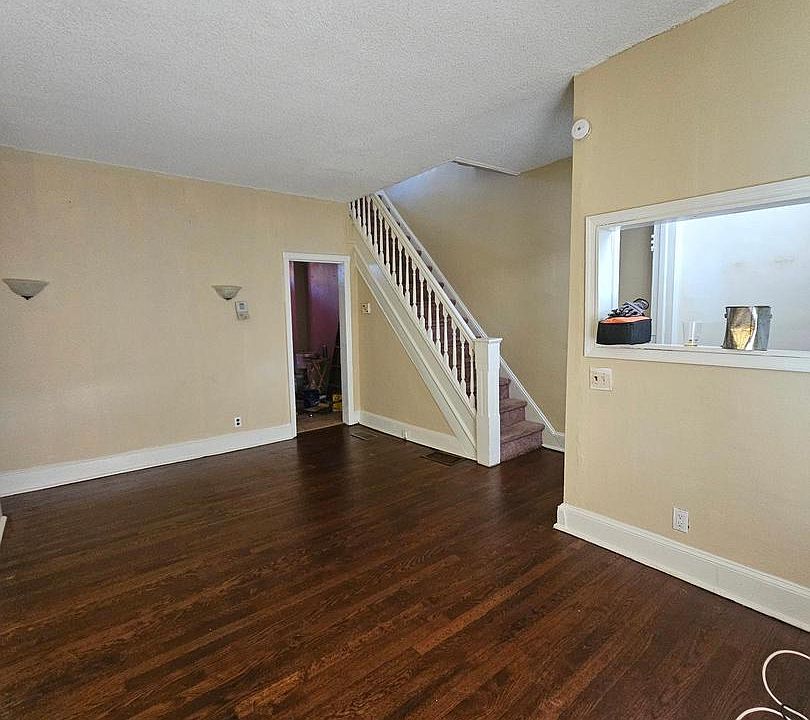 1st image of 215 N Vodges St