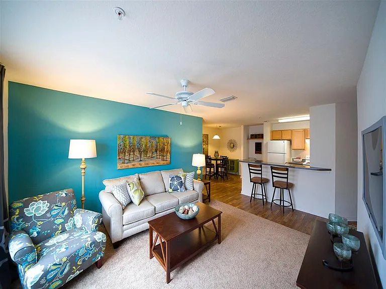 Camri Green Apartments — Photo 17