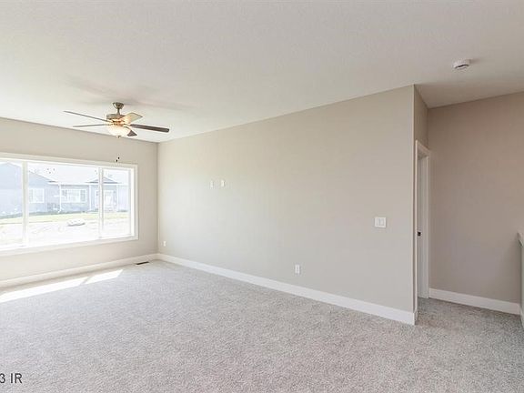 3rd image of 9622 Crestview Dr