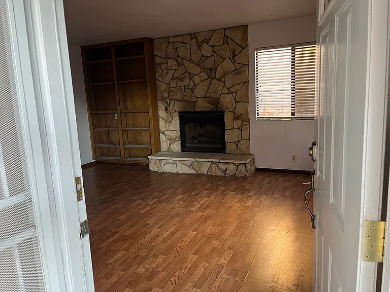 18040 Lakeview Dr — Photo 5