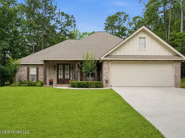 65 Stonegate Dr, Hattiesburg, MS 39402