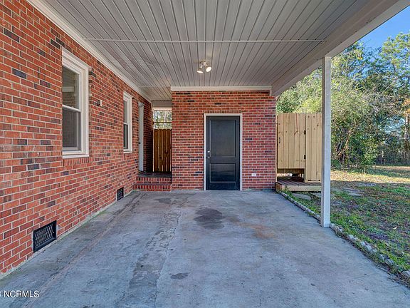 4th image of 70 Willetts Dr
