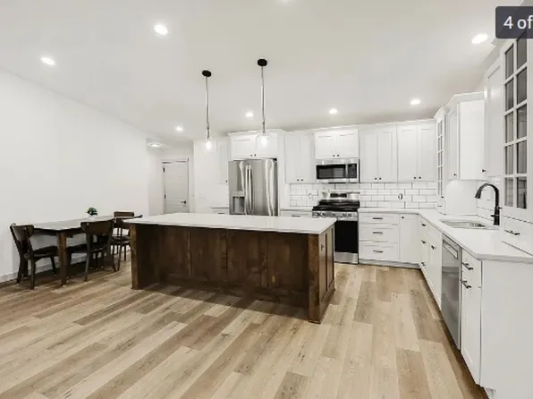 1009 E 6th St, Pella, IA 50219