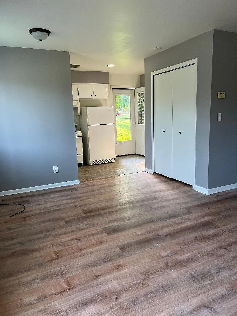 2 bed, 1000 sqft, $1,300 — Photo 1