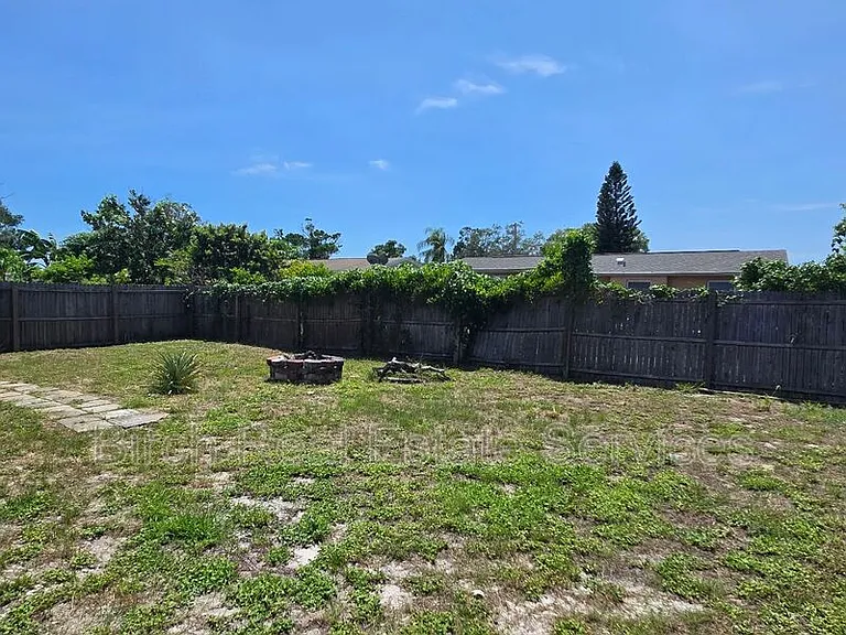 1247 Chelsea Ln — Photo 12
