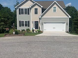 1146 Crosscreek Dr, Christiansburg, VA 24073