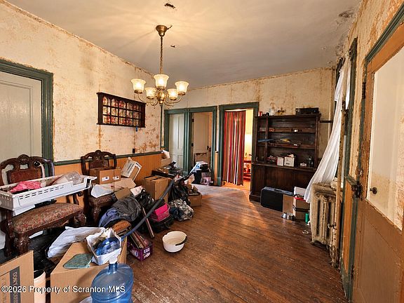5th image of 810 Scott St