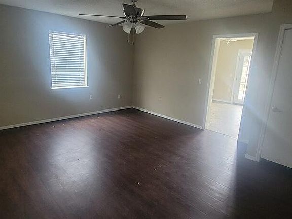 4th image of 101 E Rich St