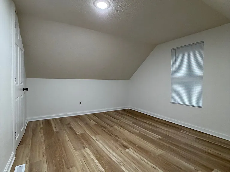 1305 Avenue C — Photo 11