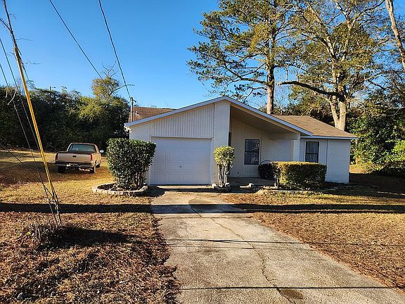 2nd image of 301 Hidden Glen Way