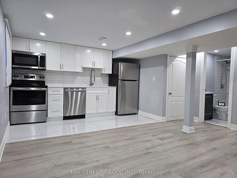 366 E 23rd St #LOWER — Photo 3