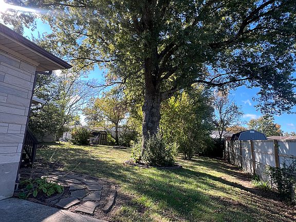 2nd image of 6012 Applegate Ln