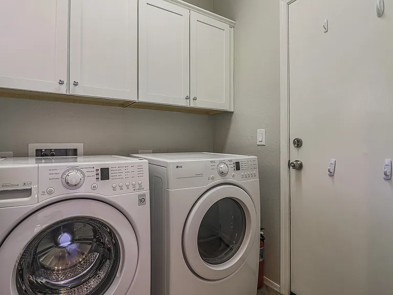 15304 W Wethersfield Rd — Photo 14