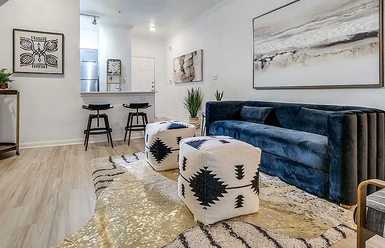 NEO at Midtown Apartments — Photo 17