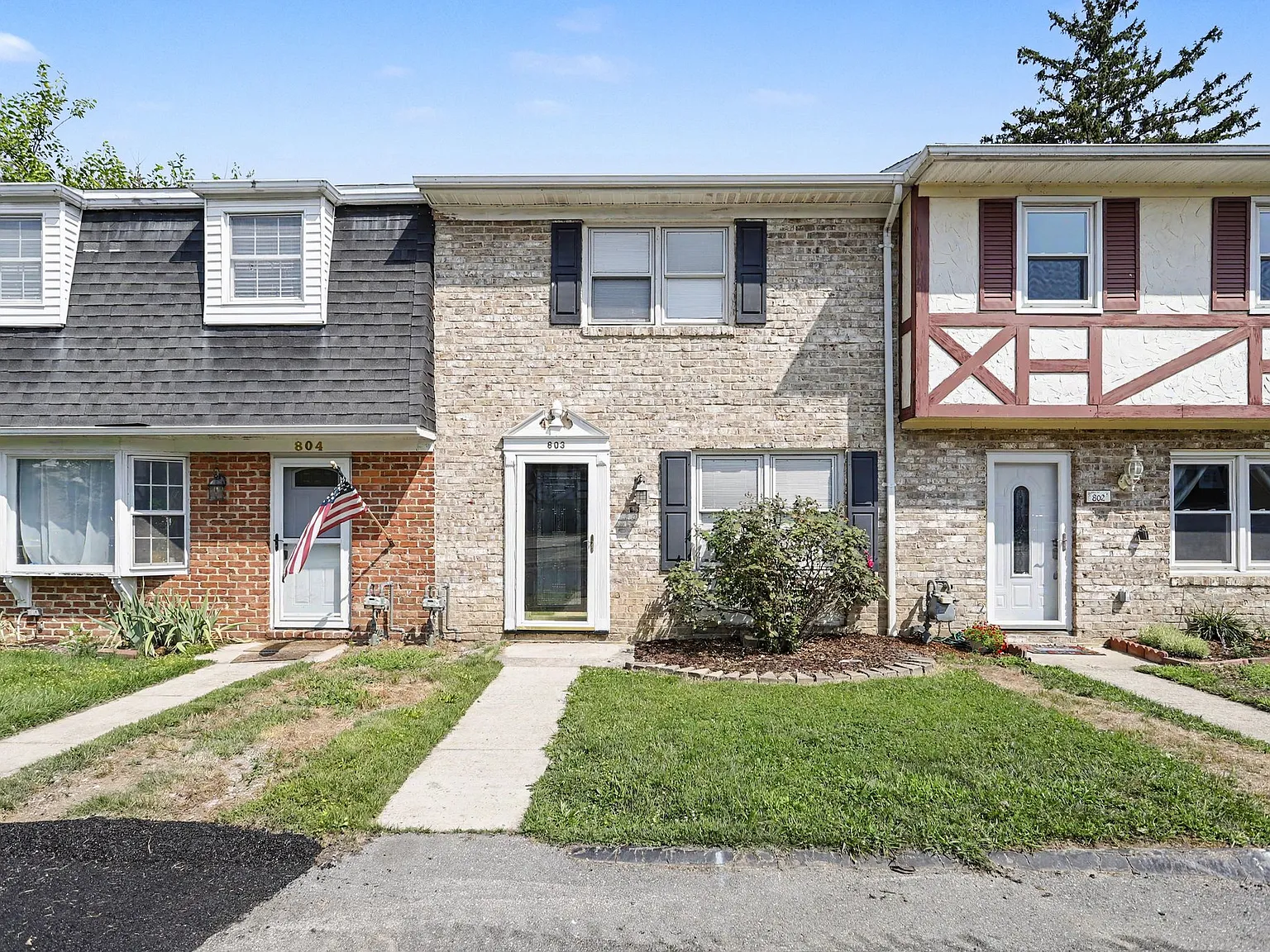 2 bed, 1.5 bath, 1152 sqft, $1,525 — Photo 1
