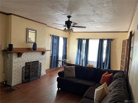 5th image of 640 Kenwood Ave
