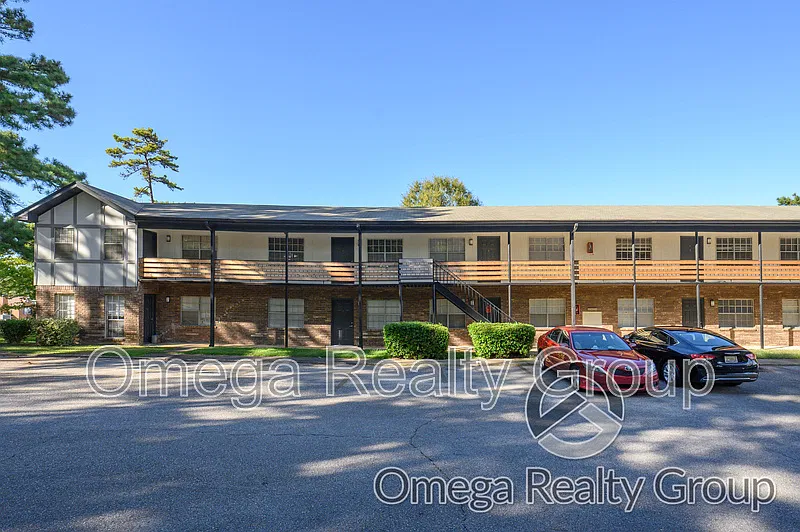 The Woodley Apartments — Photo 4