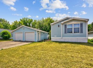 711 30th St NW, Faribault, MN 55021