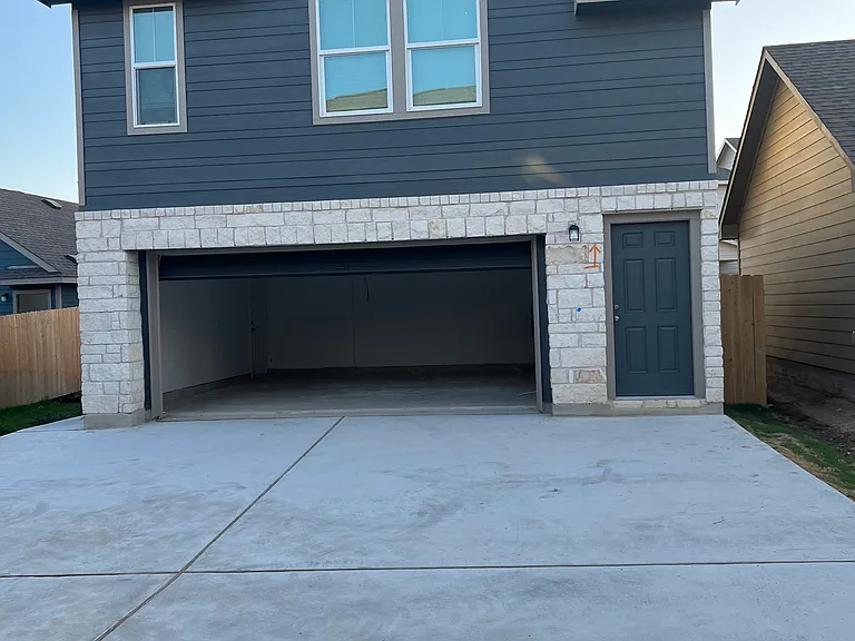 1433 Weatherford Ln — Photo 12
