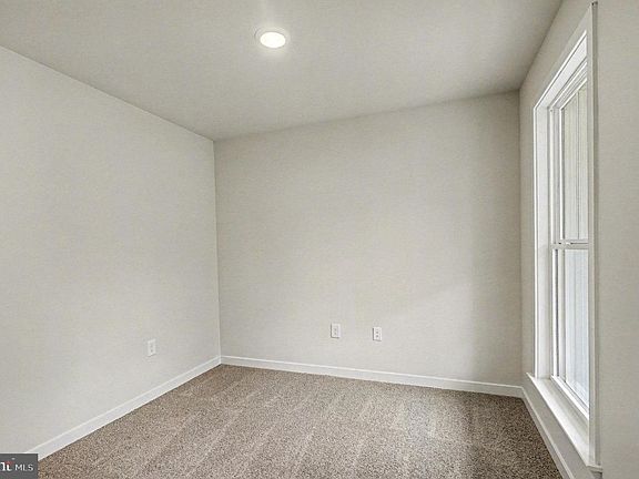 5th image of 2 Monticello Dr