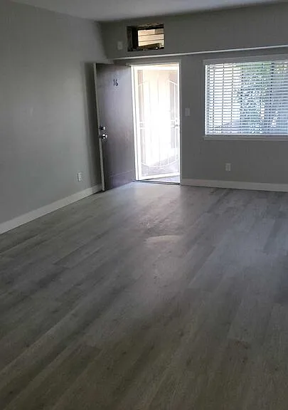 530 S Normandie Ave #16 — Photo 5
