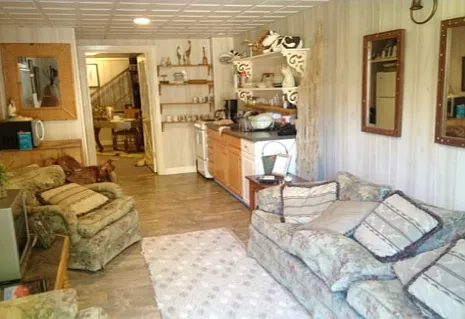 Kitchen/Common Area