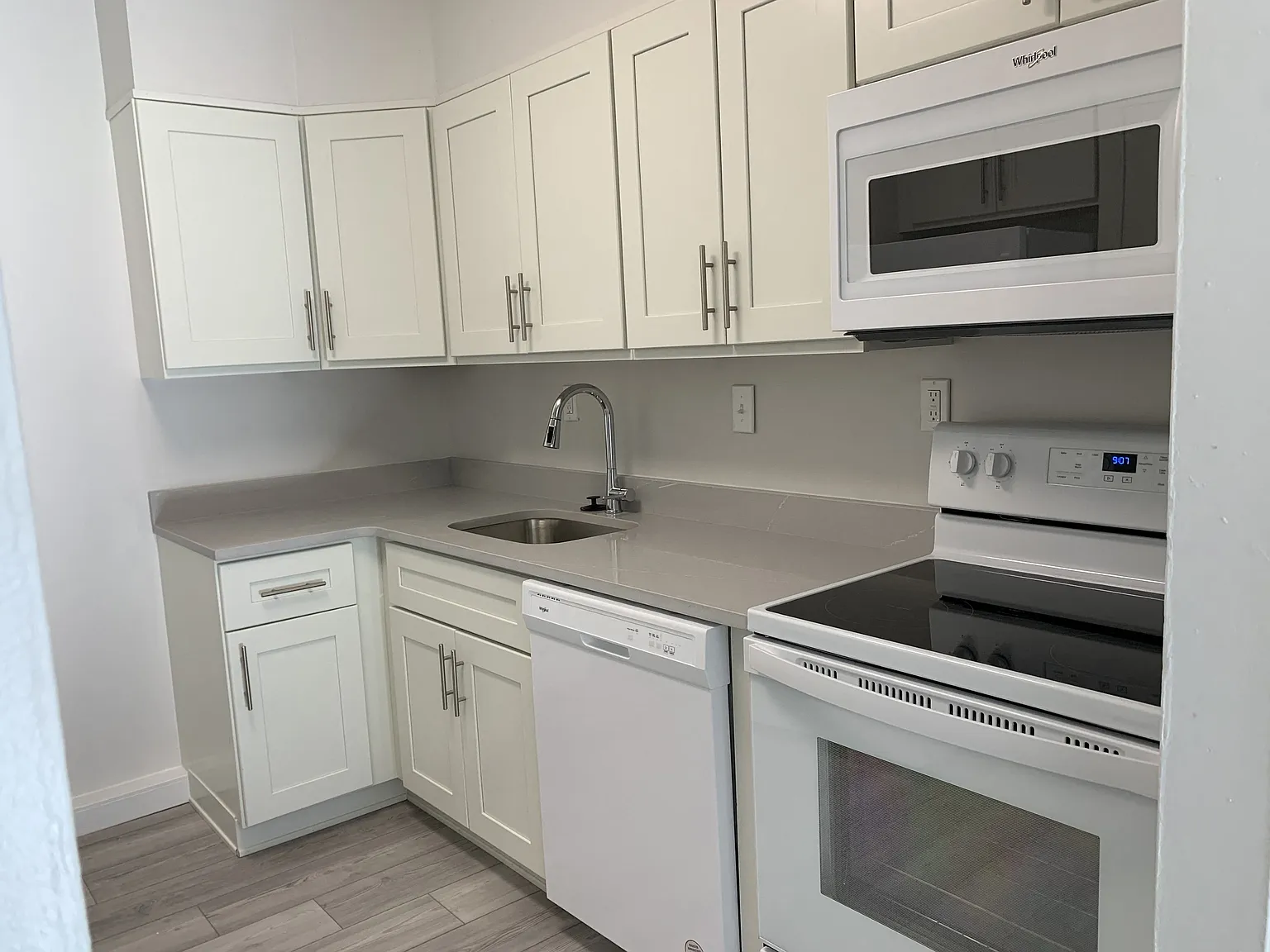 Elkins Park Terrace — Photo 3