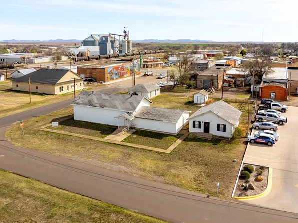 602 D St, Snyder, OK 73566