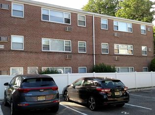 77 Grove St #A6, Montclair, NJ 07042