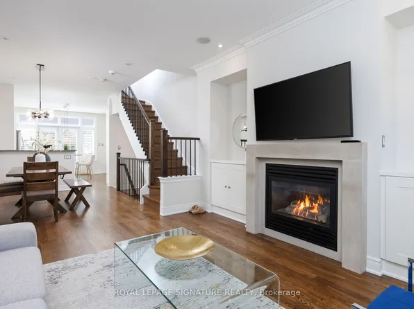 59 Lobo Mews, Toronto, ON M8Z 0B2