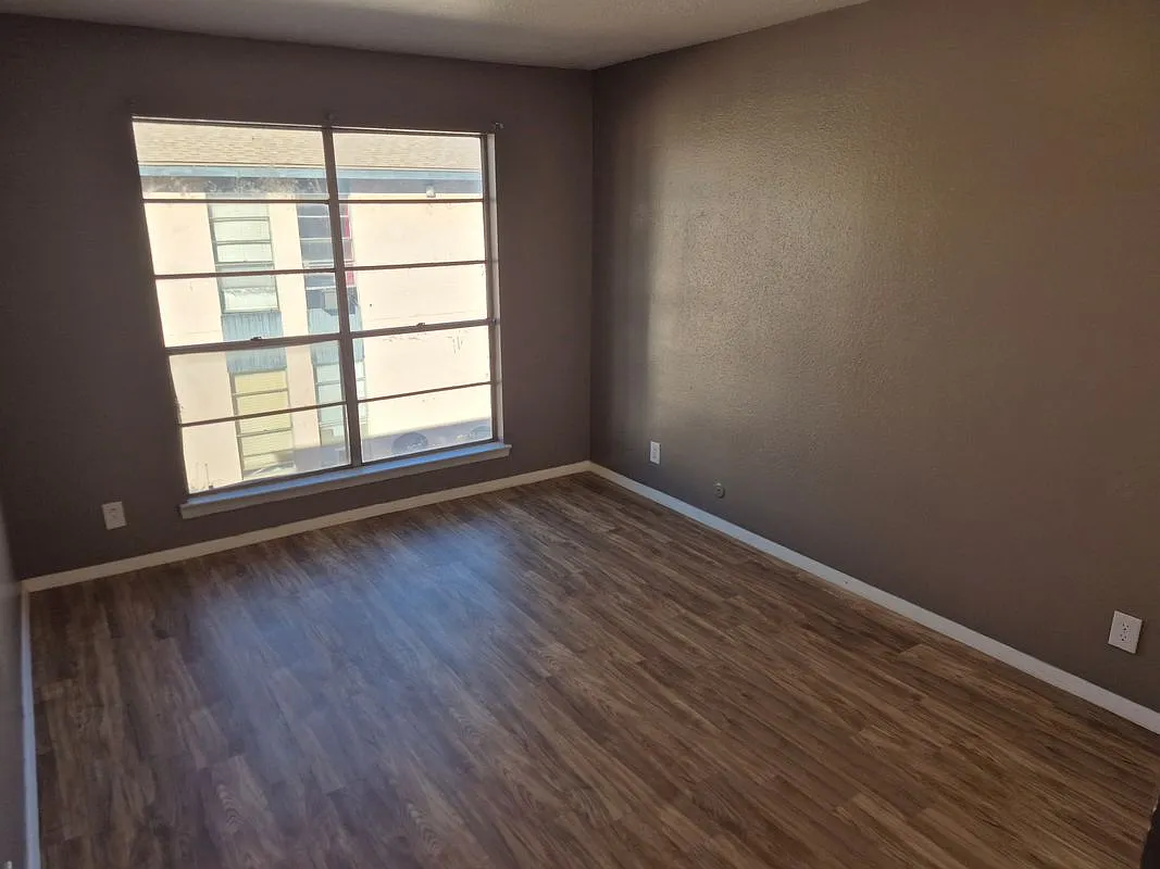 3 bed, 2.0 bath, 964 sqft, $1,450 — Photo 3