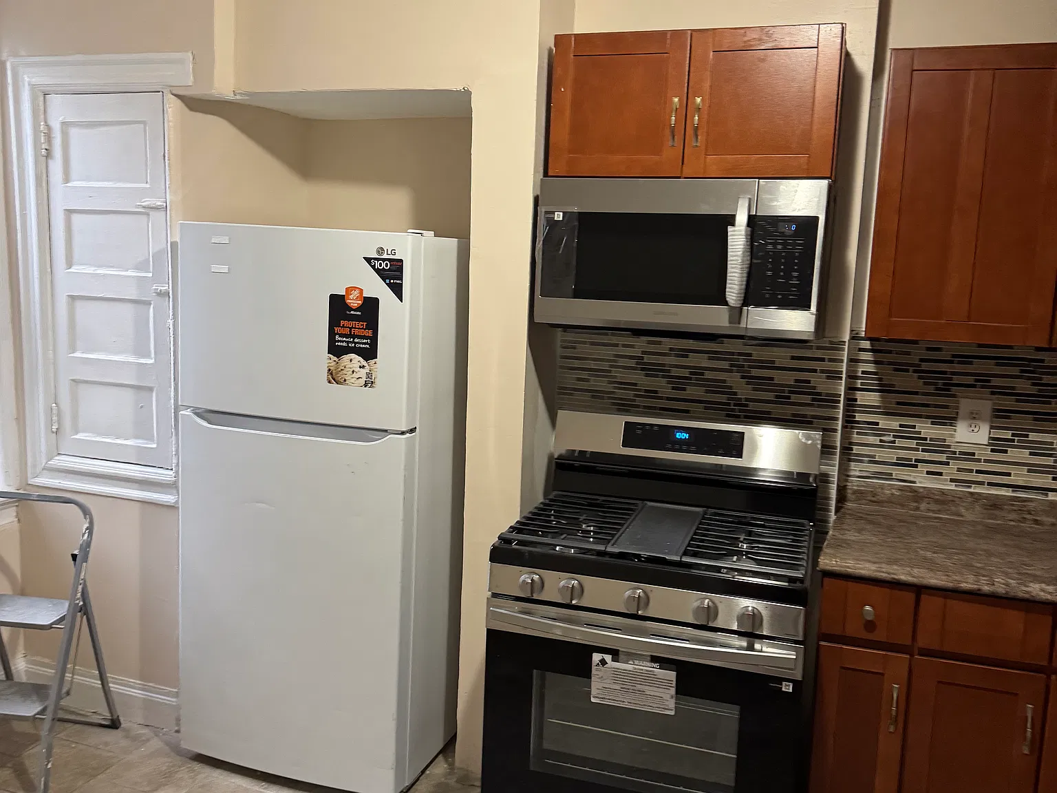 3 bed, 1200 sqft, $2,500 — Photo 2