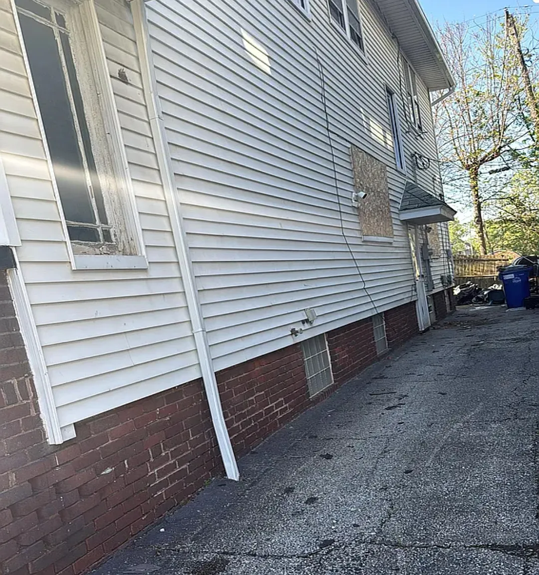 11701 Fairport Ave — Photo 2