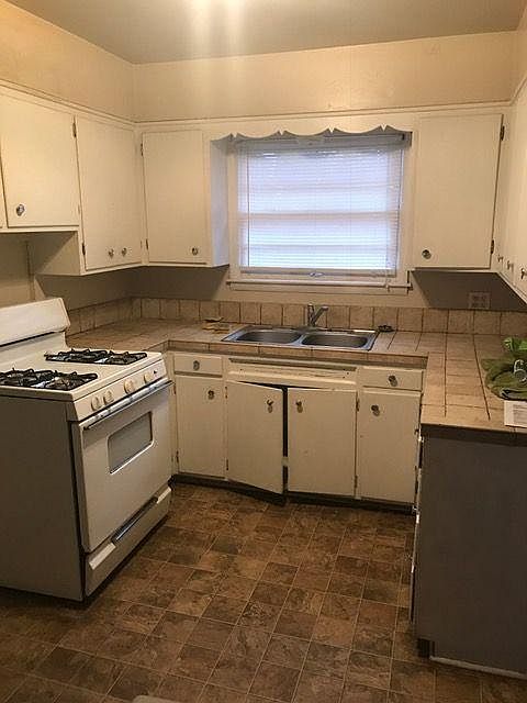 2nd image of 3713 NW 17th St