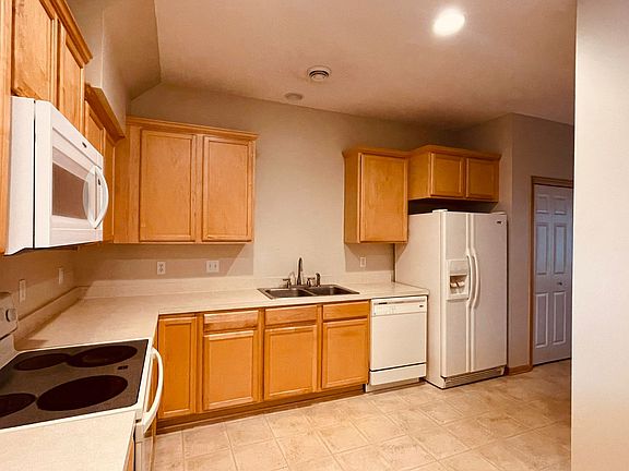 4th image of 6583 Linwood Dr NE